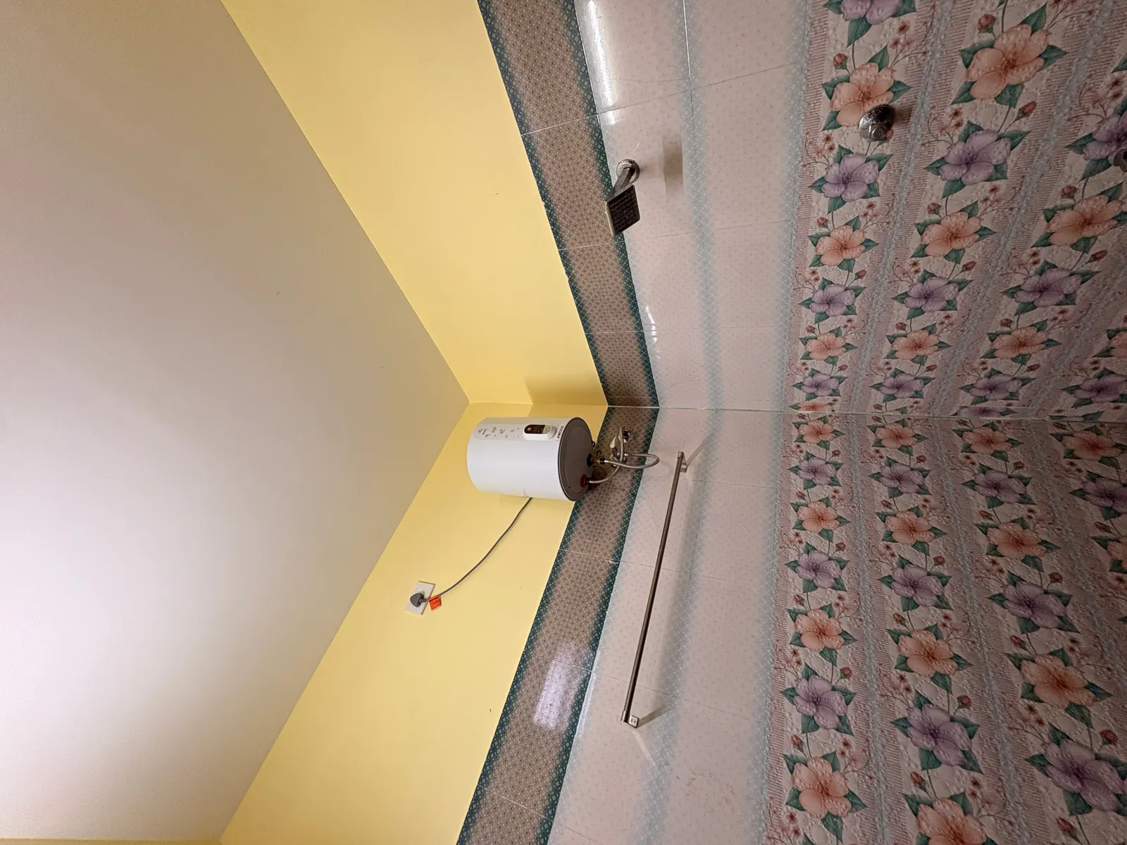 AC Cottage bathroom with water heater